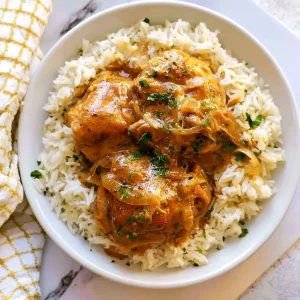 Smothered chicken and rice